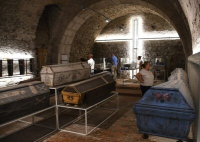 A halál színes köntösei-Rendhagyó tárlatvezetés a Memento Mori kiállítóhelyen🕯️