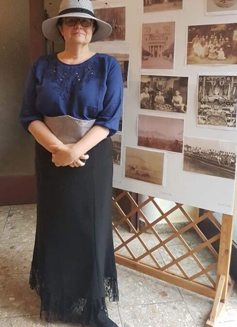 És megjelent Hermin asszony…